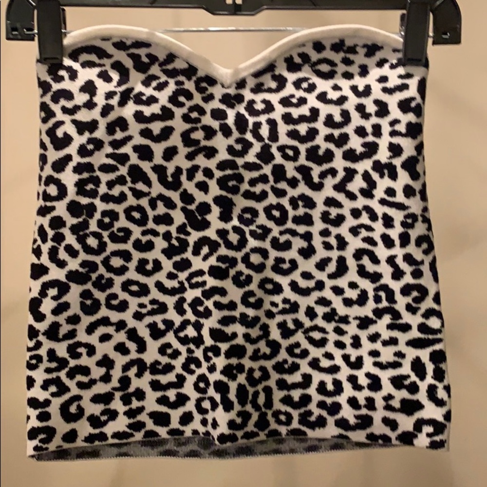 Ladies Express strapless animal print top